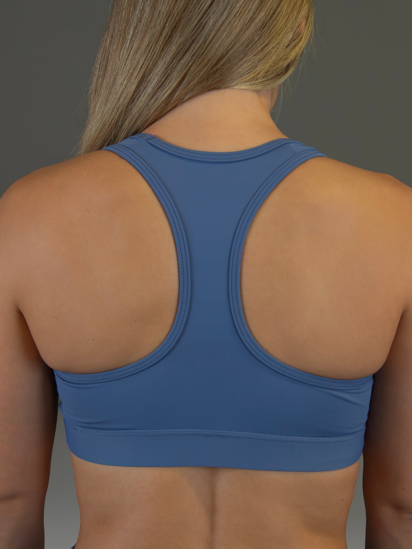 Top deportivo azul celeste